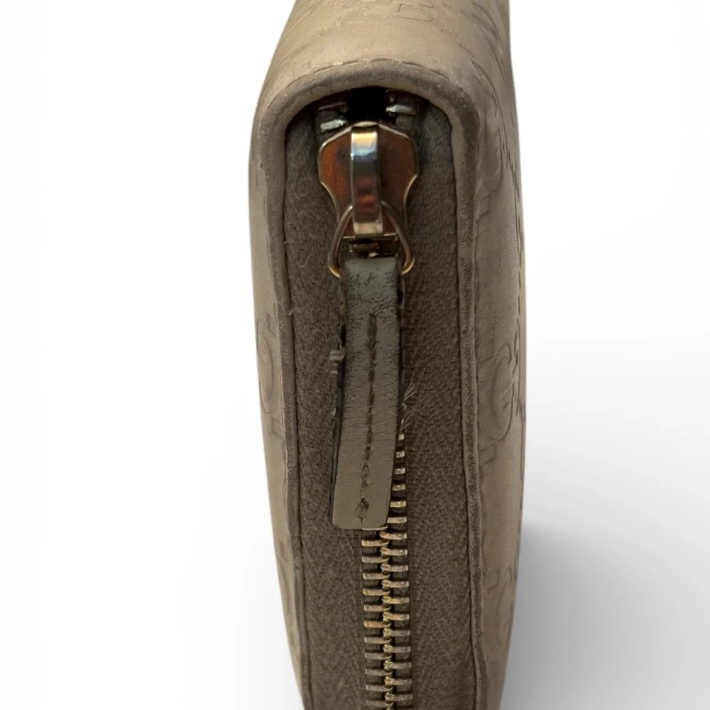 Gucci Guccissima Taupe GG-Embossed Zip Wallet with Gold Plaque - Picture 3 of 16